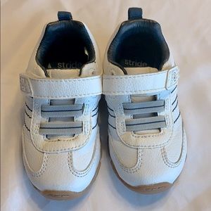 Stride rite memory foam shoes